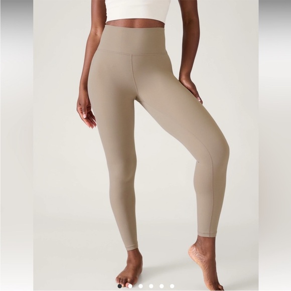 Athleta Pants - Athleta Transcend 7/8 Legging